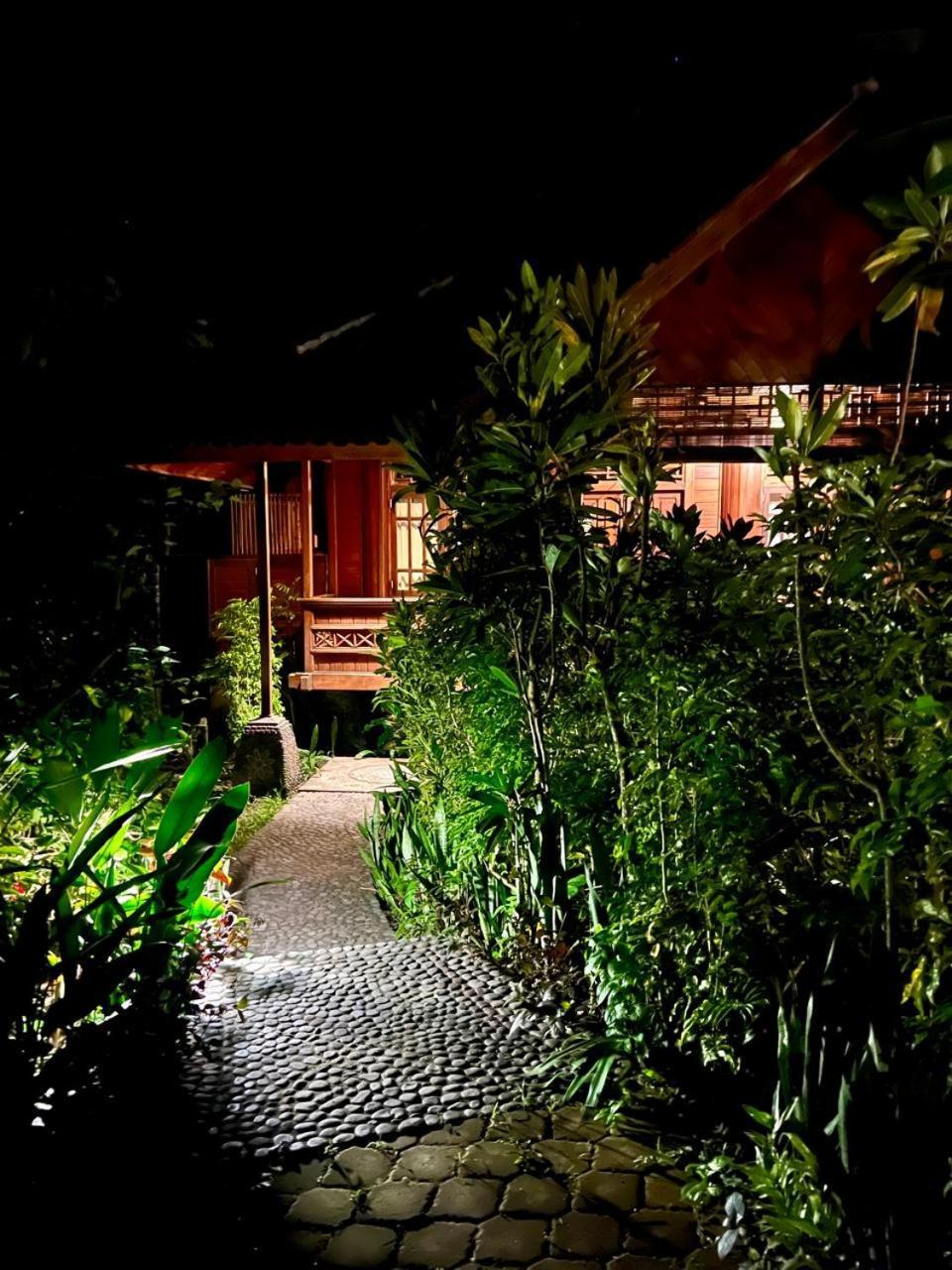 Secret Moon Beach House Jasri 外观 照片